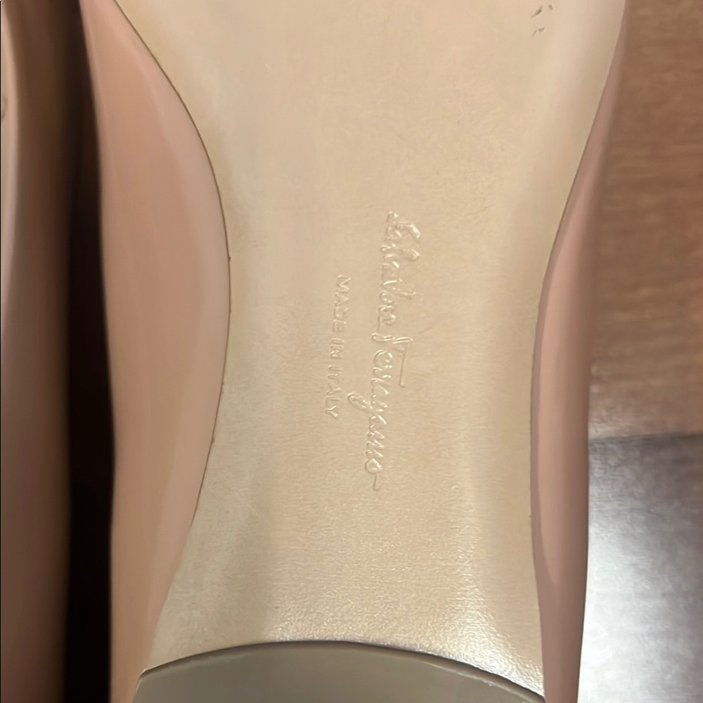 Salvatore Ferragamo Neutral Flats with Bow Detail - Picture 4 of 4